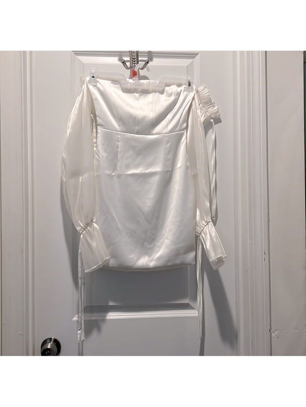 NWOT Component 1 white off the shoulder long sleeve silky mini dress size small